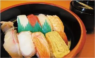 すし八